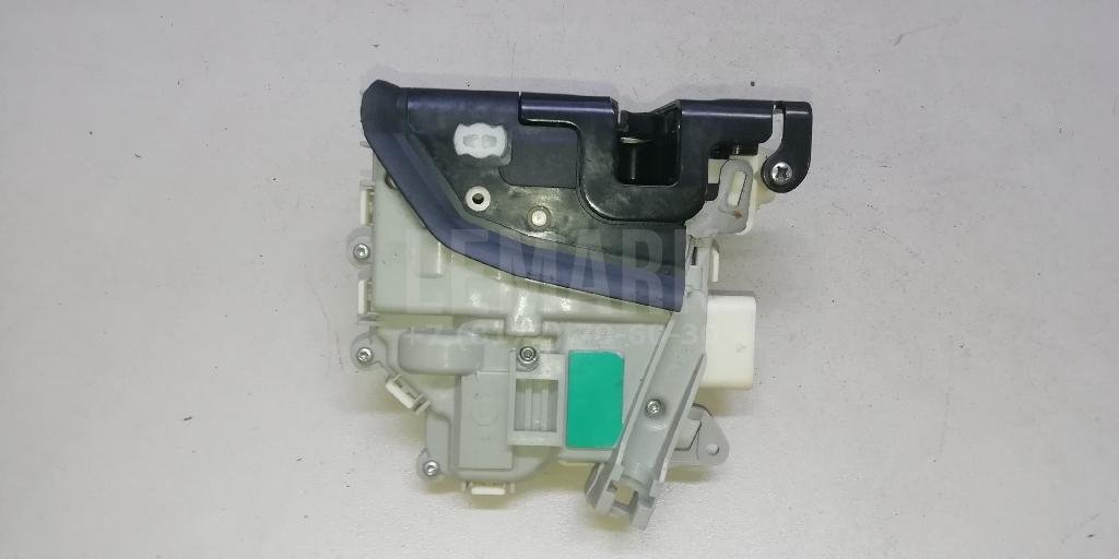 Замок двери передней правой