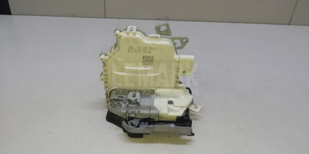 Замок двери передней правой