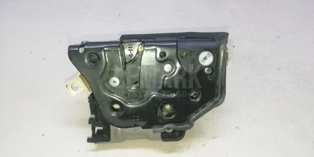 Замок двери передней правой