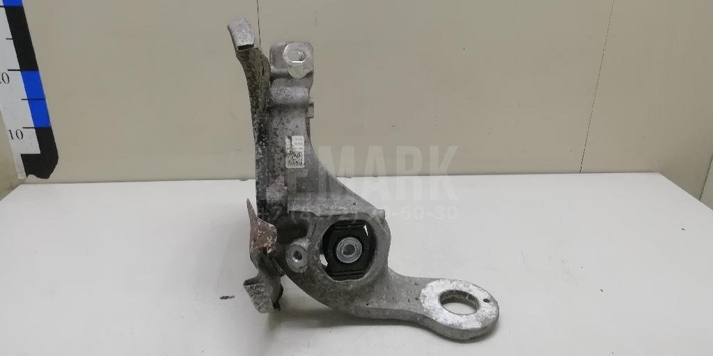 Кулак поворотный задний правый