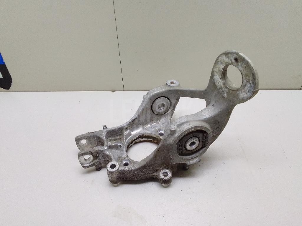 Кулак поворотный задний правый