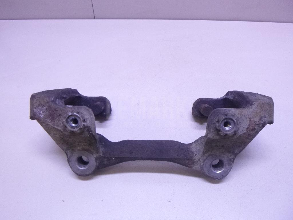 Скоба суппорта переднего