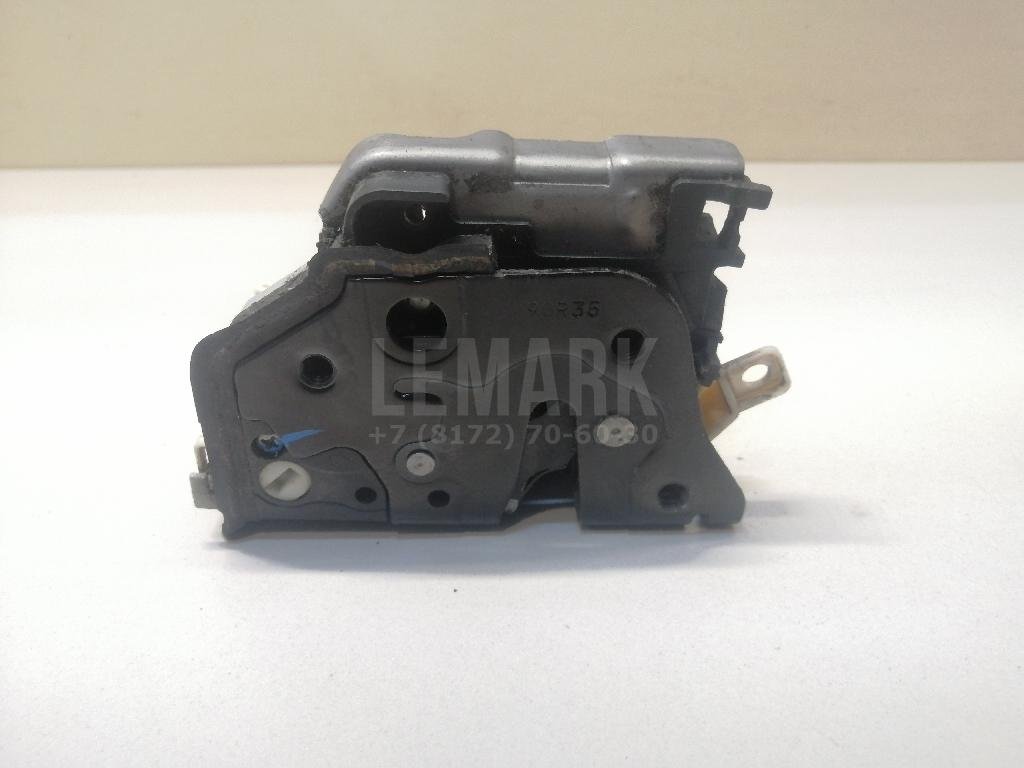 Замок двери передней правой