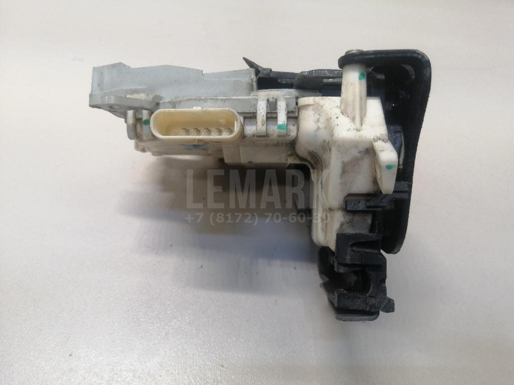 Замок двери передней правой