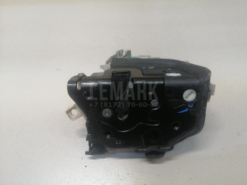 Замок двери передней правой