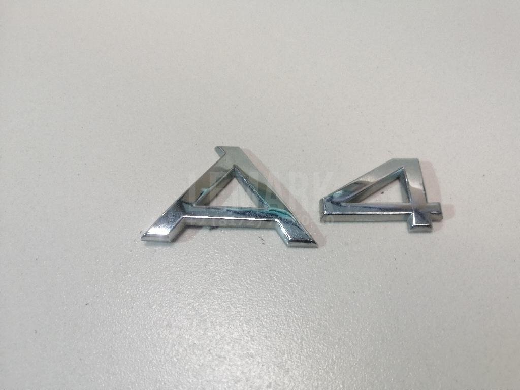 Эмблема на крышку багажника