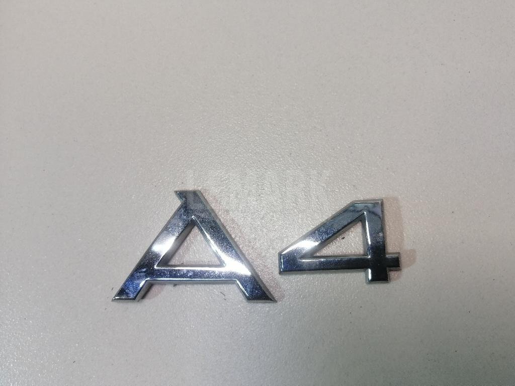 Эмблема на крышку багажника