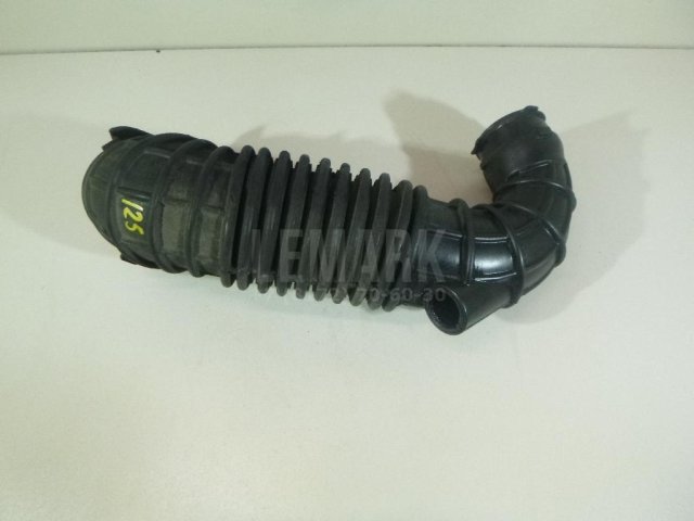 Патрубок воздушного фильтра