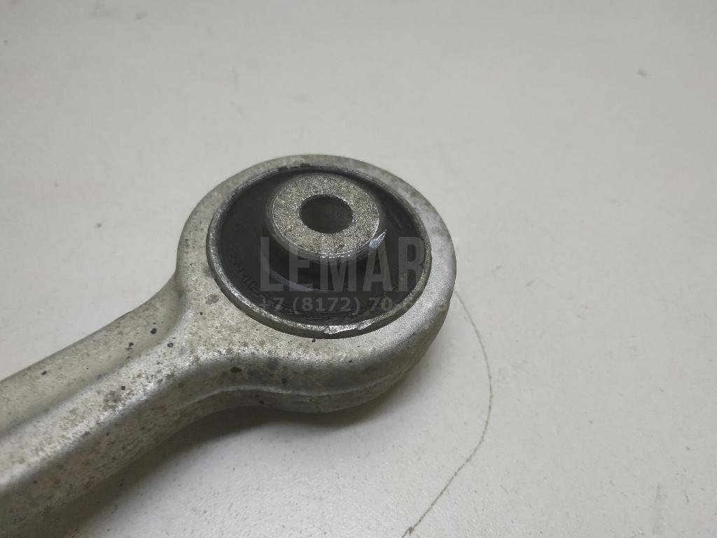 Рычаг передний верхний правый задний