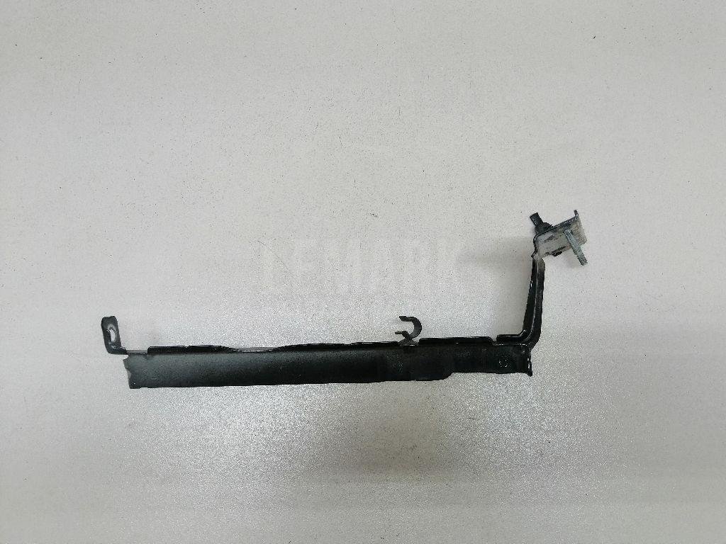 Кронштейн крепления крыла для  Audi A4 [B6] 2000-2004