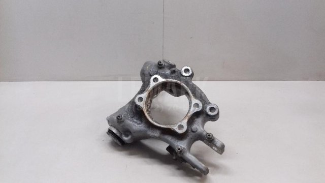 Кулак поворотный задний левый