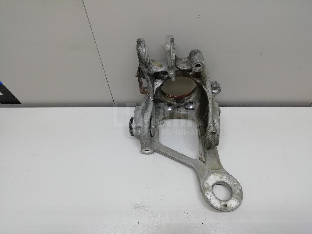 Кулак поворотный задний левый