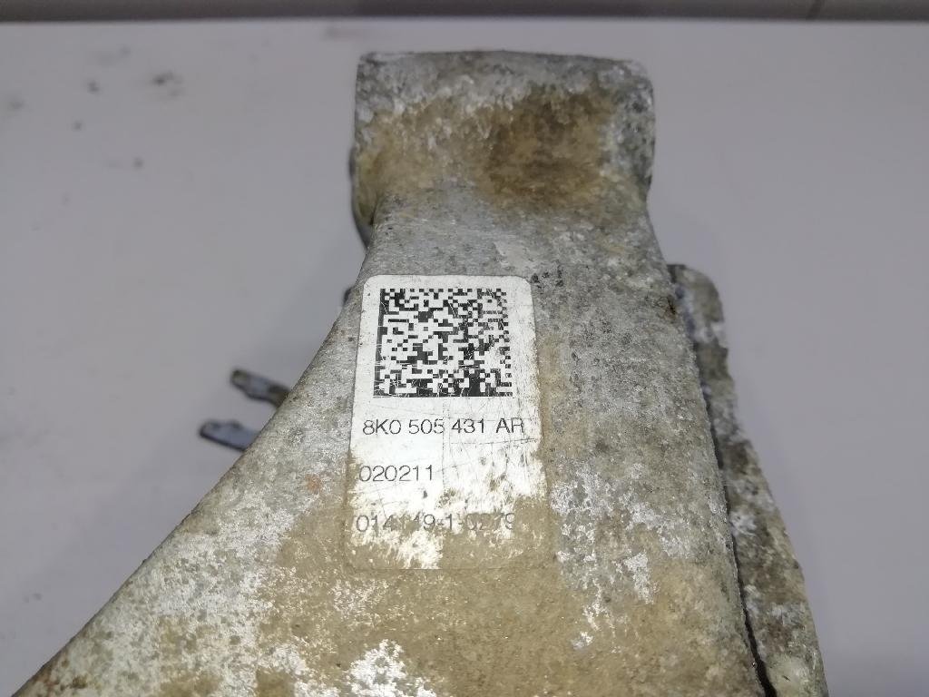 Кулак поворотный задний левый