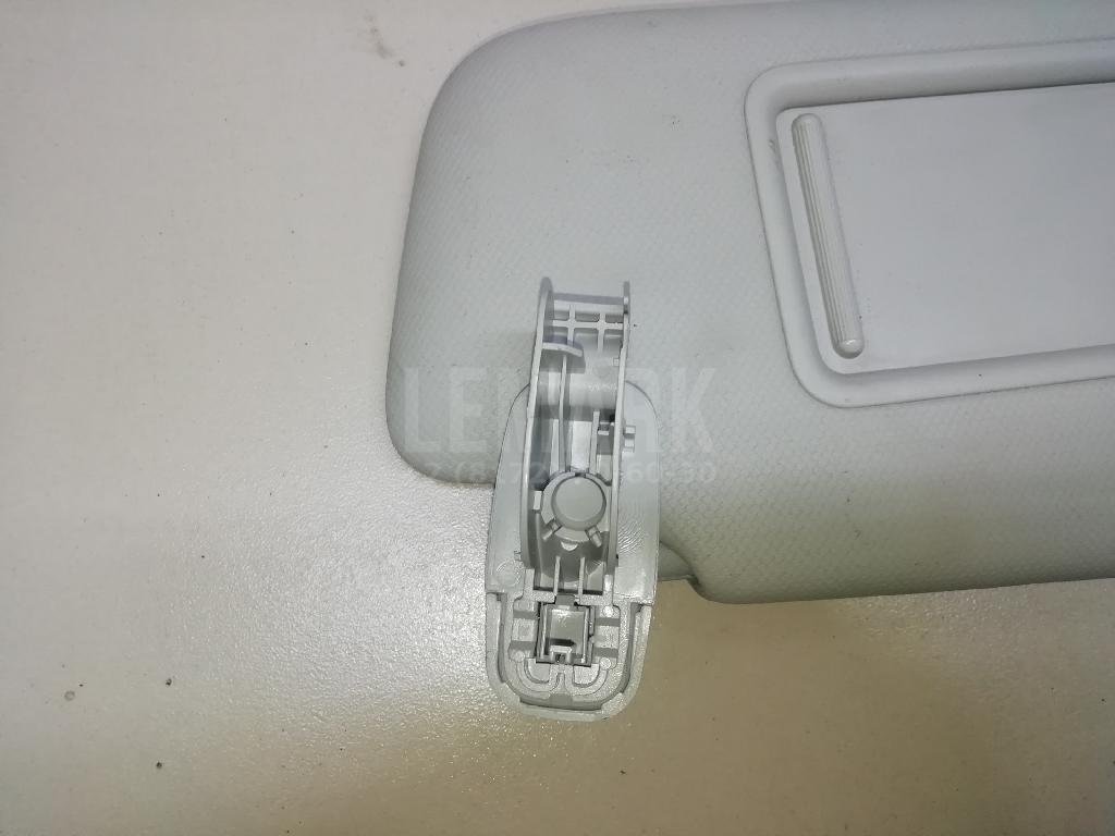 Козырек солнцезащитный (внутри)