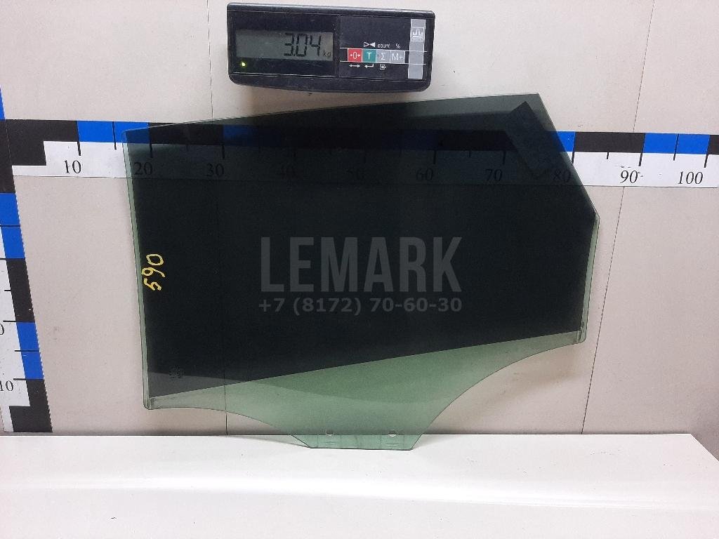 Стекло двери задней правой