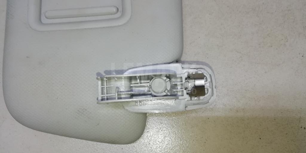 Козырек солнцезащитный (внутри)