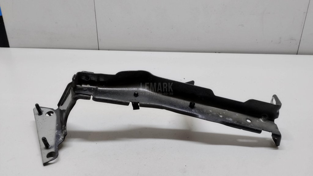 Кронштейн крепления крыла