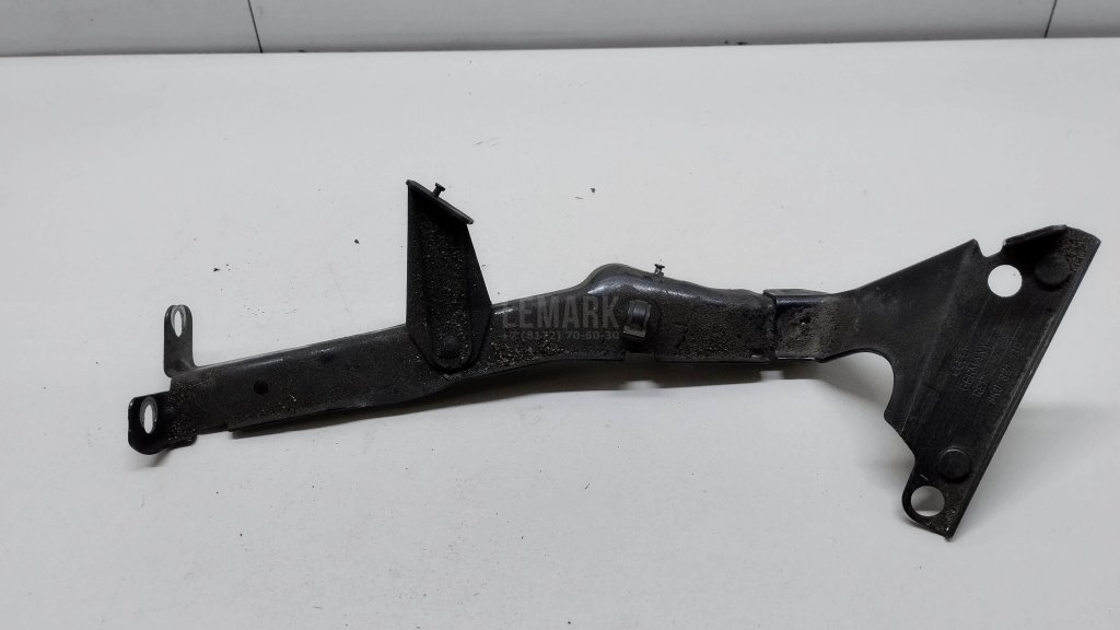 Кронштейн крепления крыла