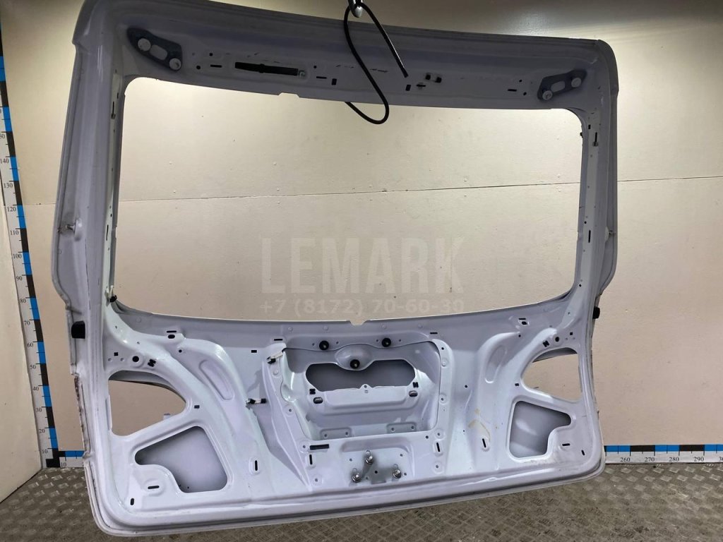 Эмблема на крышку багажника