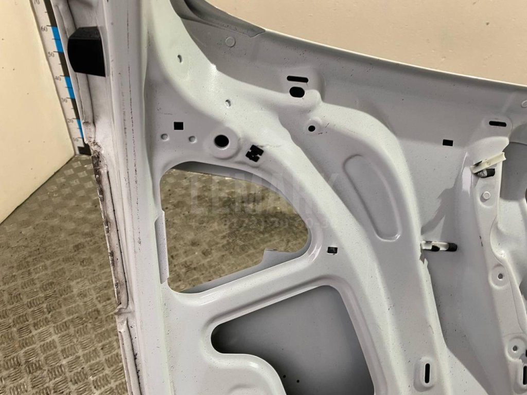 Эмблема на крышку багажника