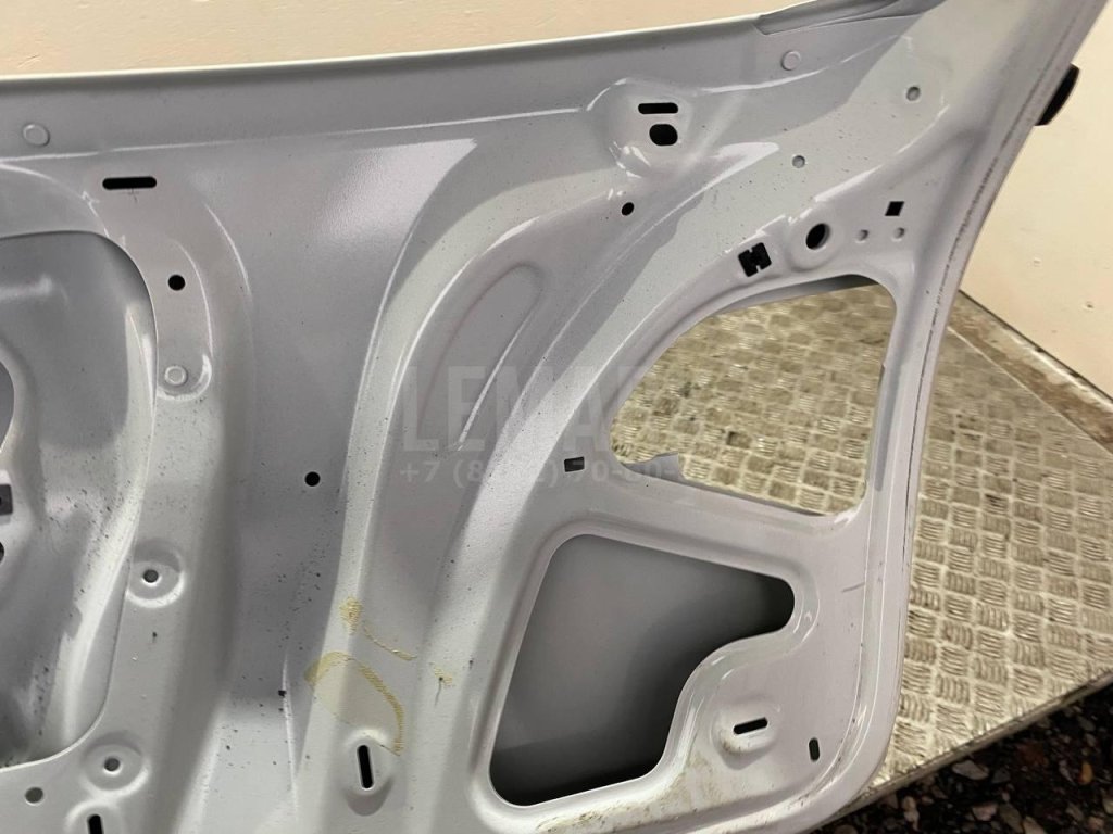 Эмблема на крышку багажника