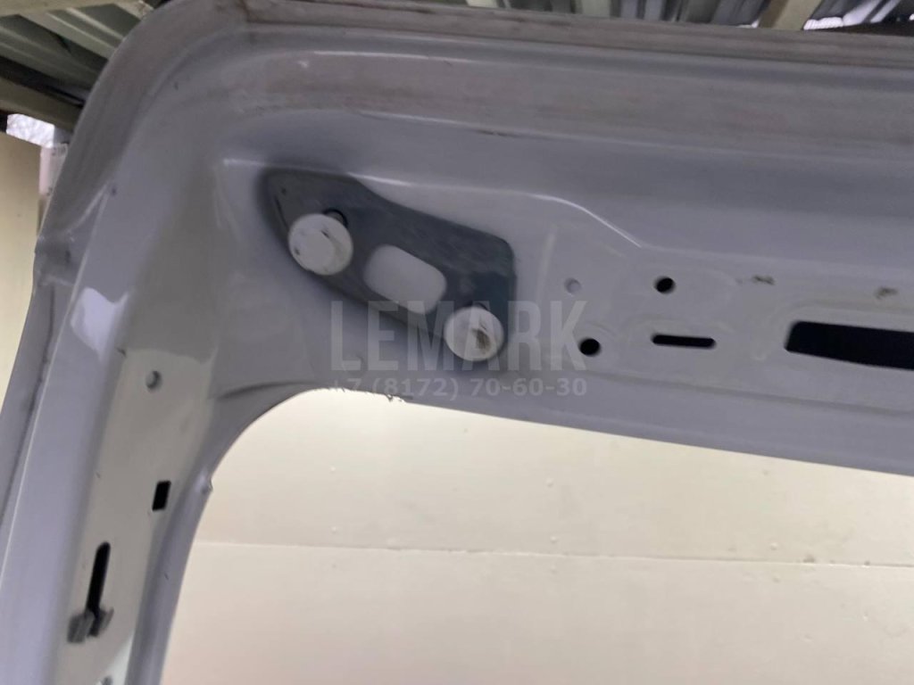 Эмблема на крышку багажника