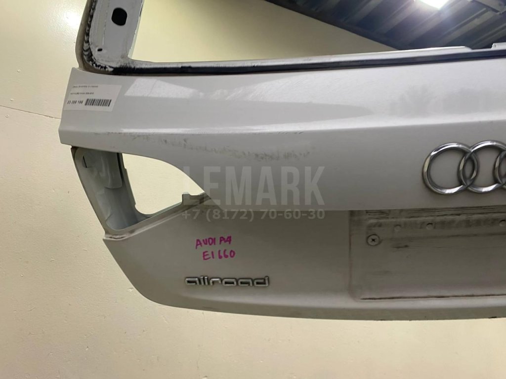 Эмблема на крышку багажника