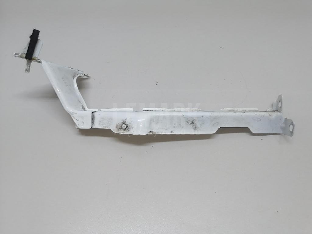 Кронштейн крепления крыла