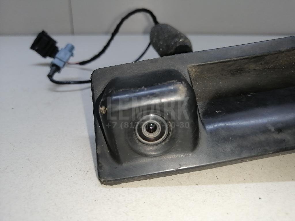 Кнопка открывания багажника