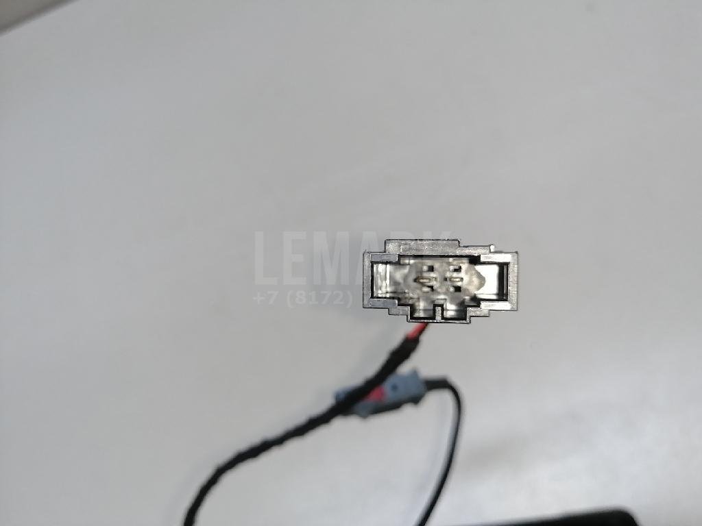 Кнопка открывания багажника