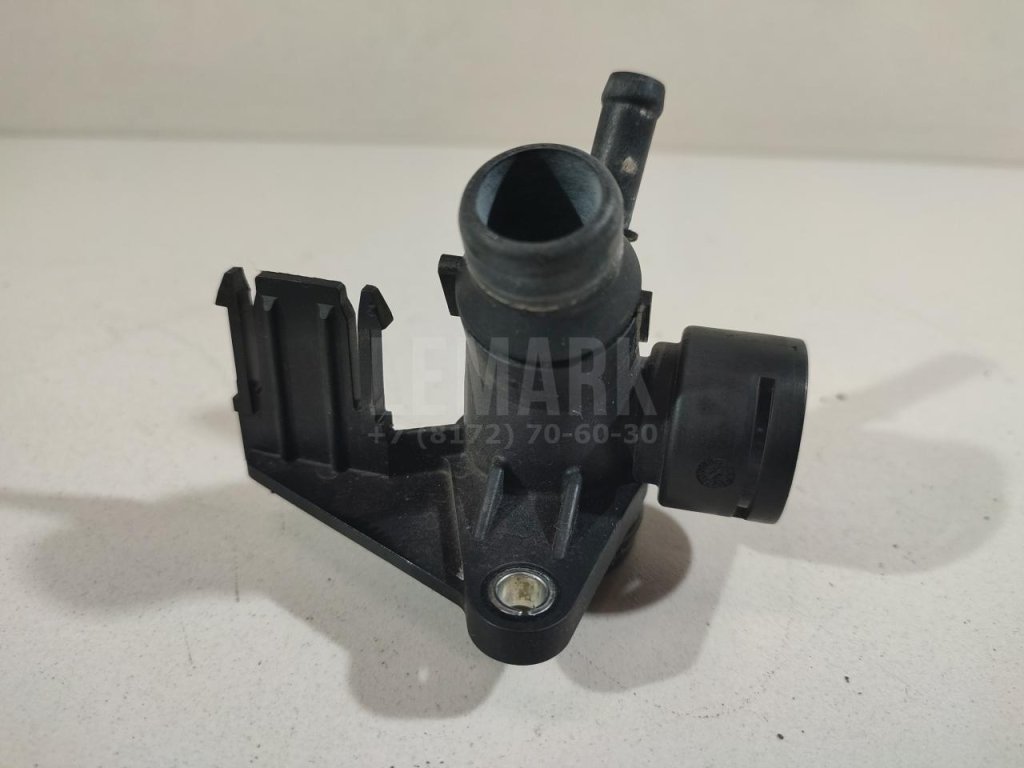 Фланец двигателя системы охлаждения