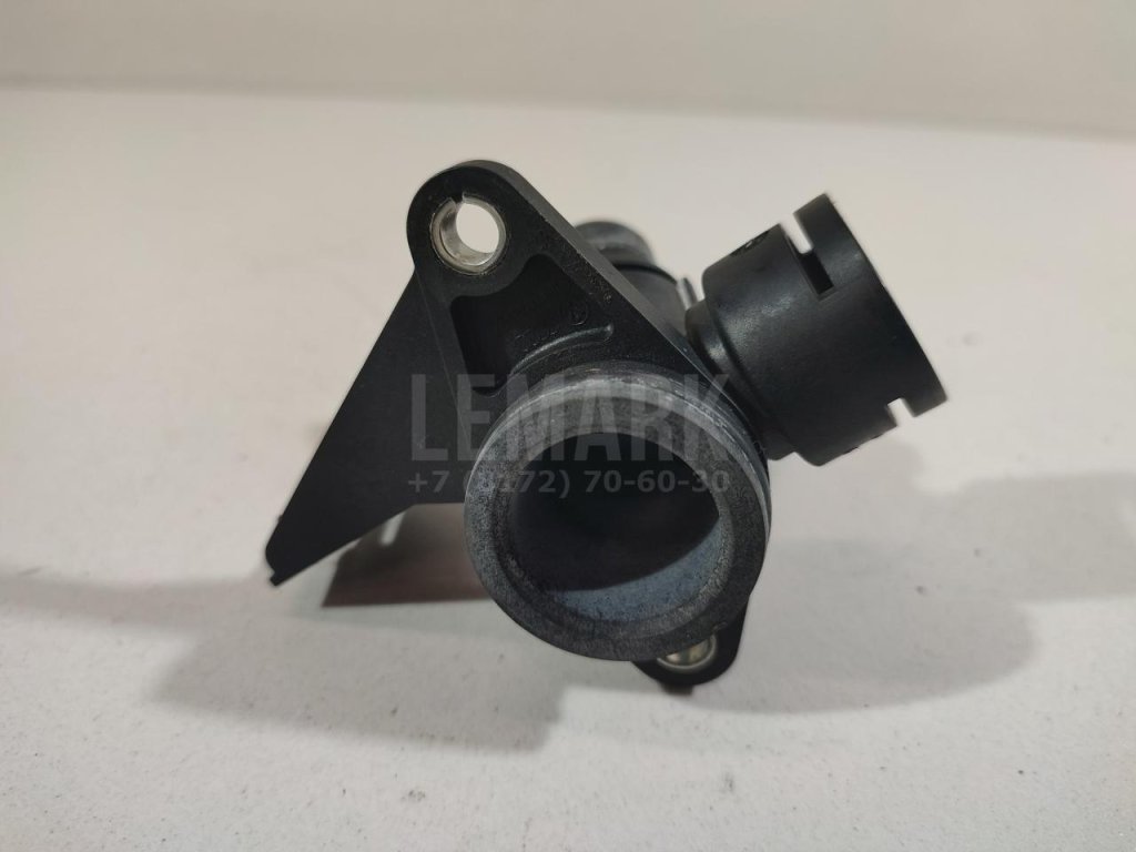 Фланец двигателя системы охлаждения