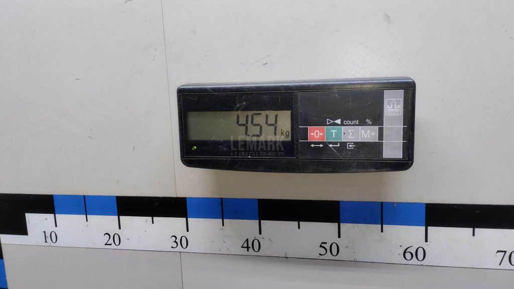 Кулак поворотный передний левый