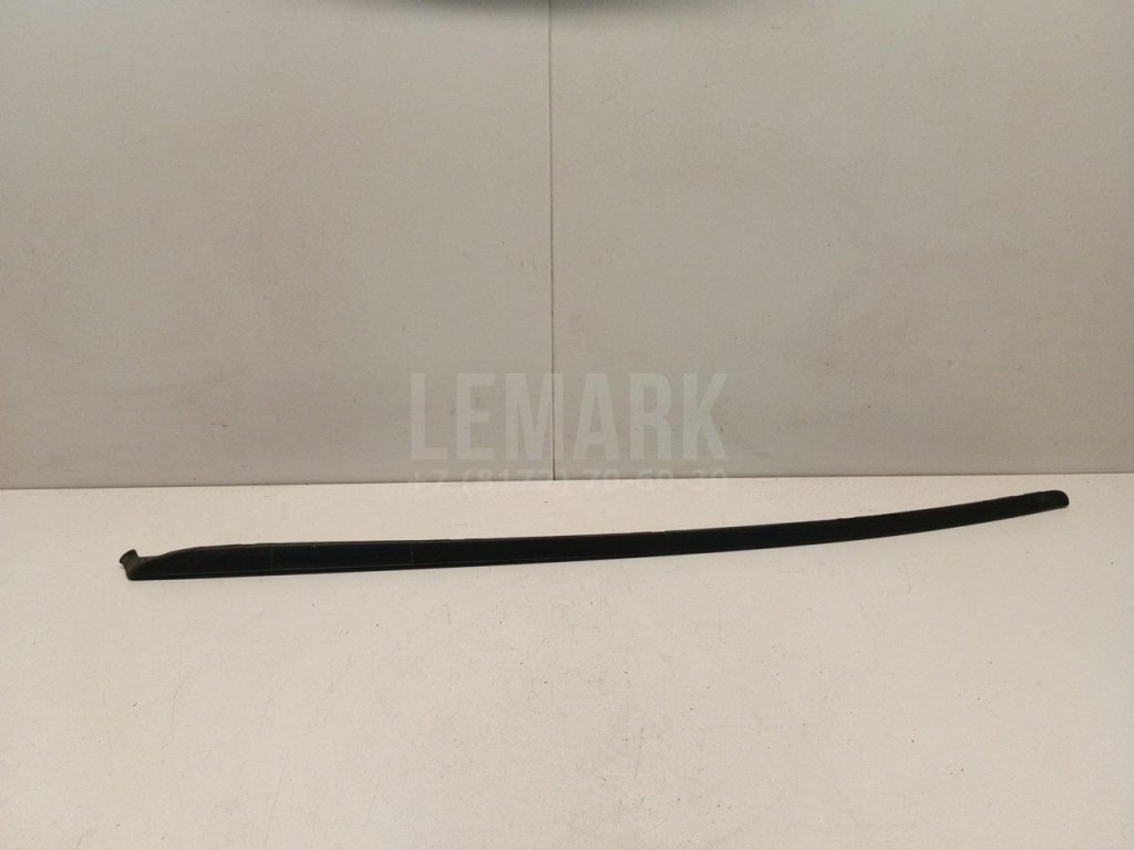 Молдинг лобового стекла