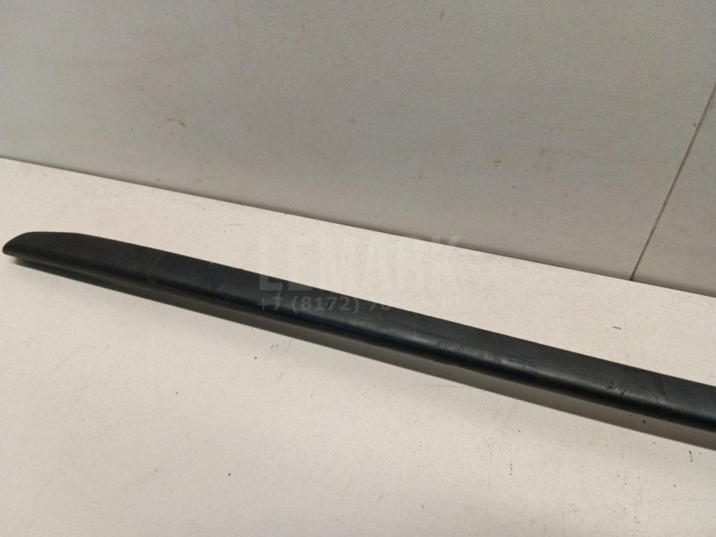 Молдинг лобового стекла