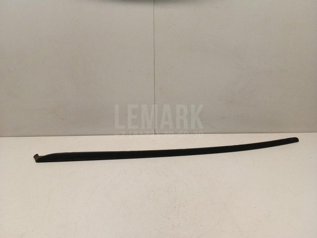 Молдинг лобового стекла