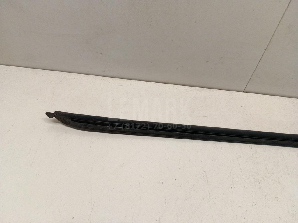 Молдинг лобового стекла