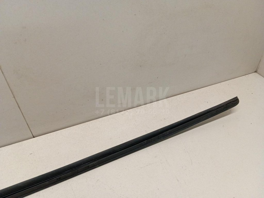 Молдинг лобового стекла