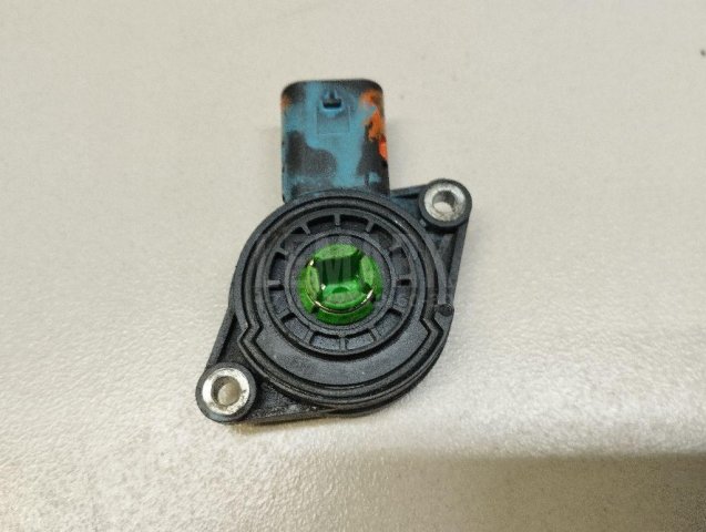 Датчик положения воздушных заслонок