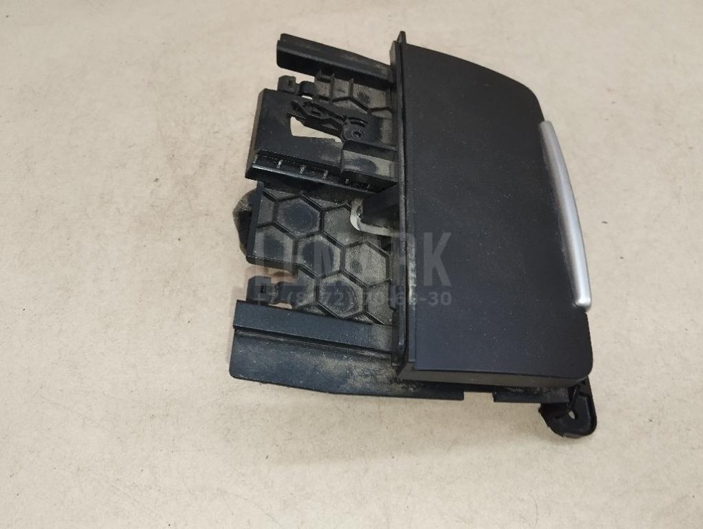 Пепельница передняя