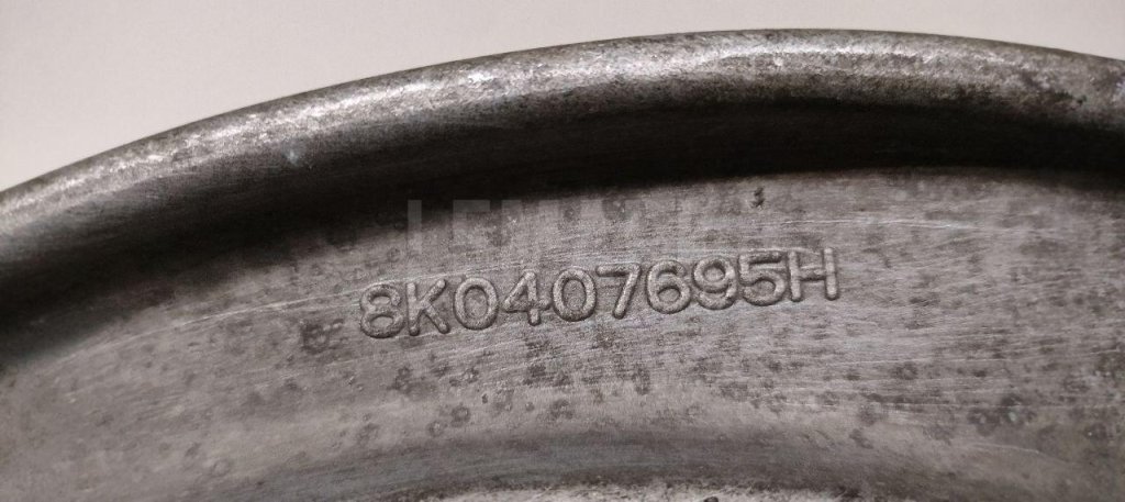 Рычаг передний нижний левый задний