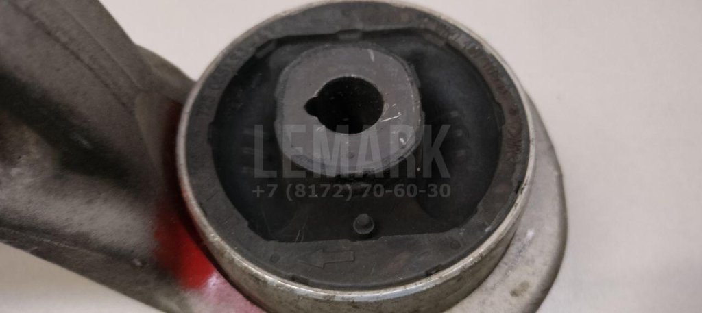 Рычаг передний нижний левый задний