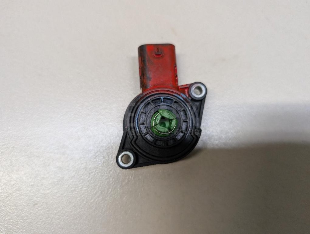 Датчик положения воздушных заслонок