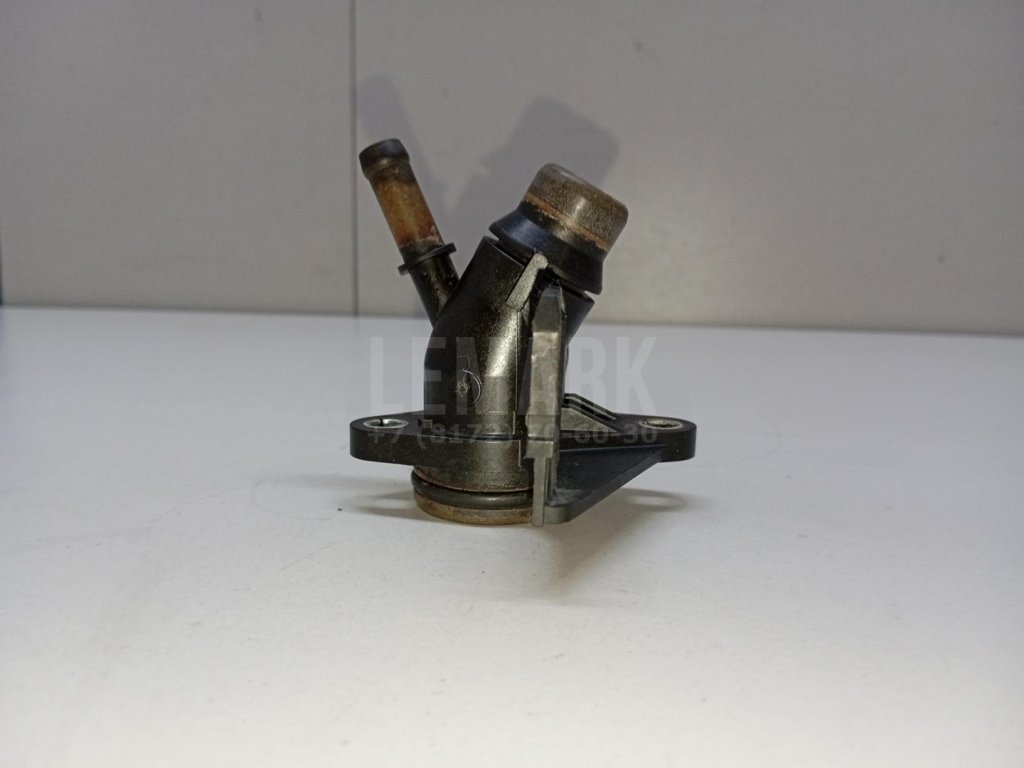 Фланец двигателя системы охлаждения