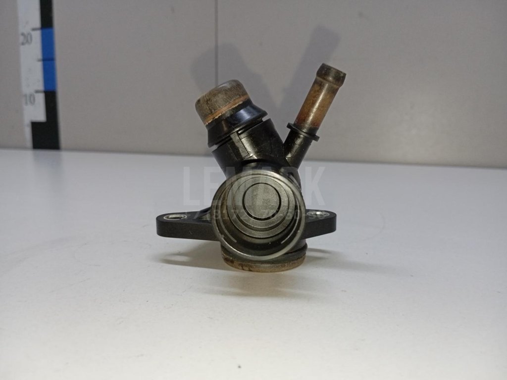 Фланец двигателя системы охлаждения