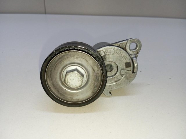 Натяжитель ремня