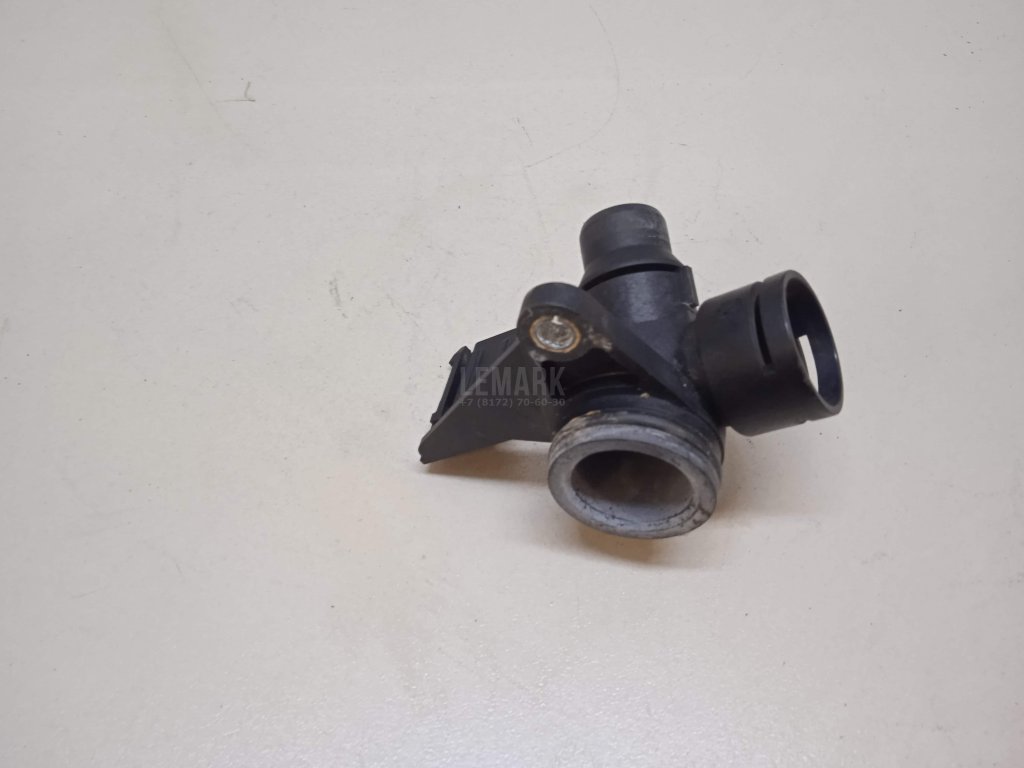 Фланец двигателя системы охлаждения