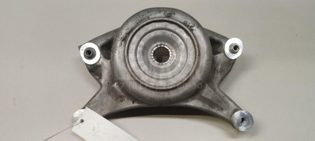 Кронштейн амортизатора