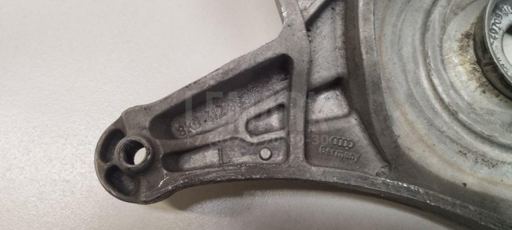 Кронштейн амортизатора