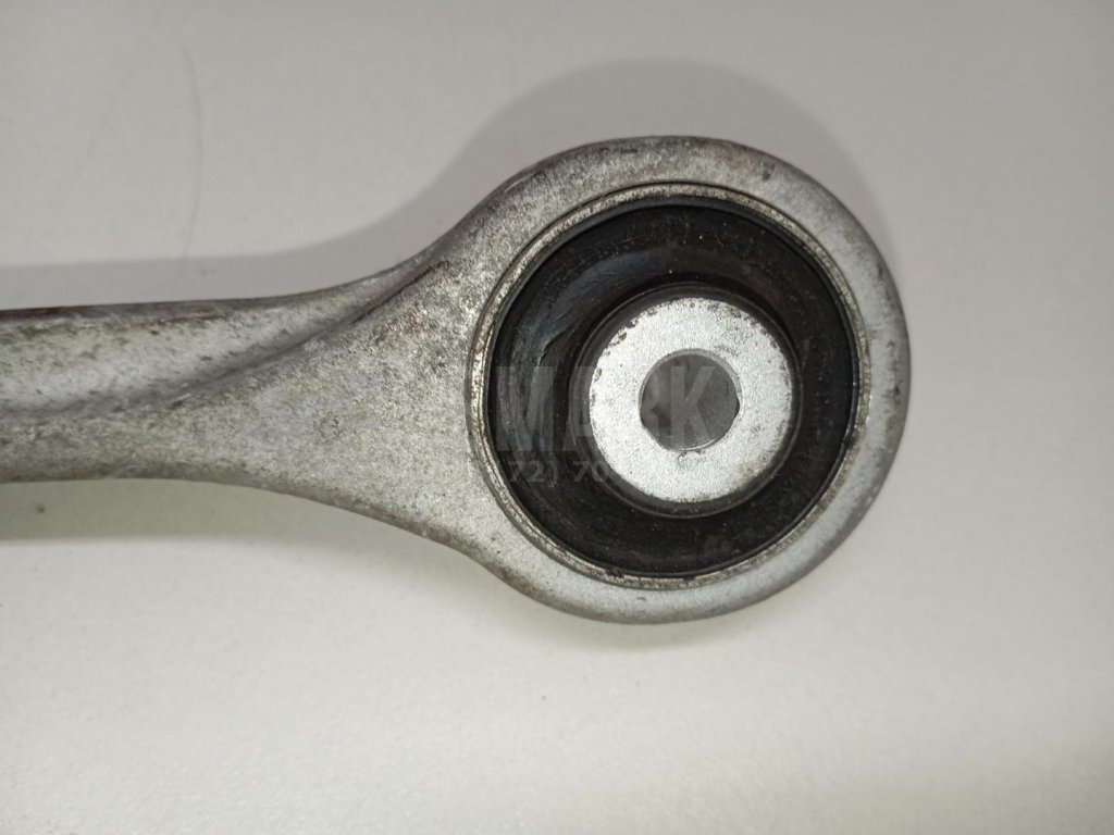 Рычаг передний верхний правый передний